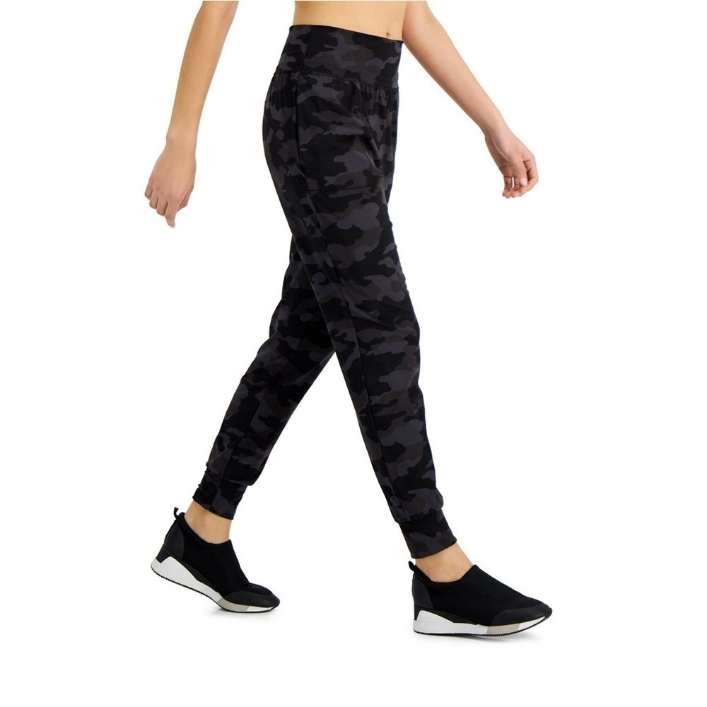 ID Ideology Women's Relaxed Camo Print Joggers Black Size Large - Picture 3 of 14